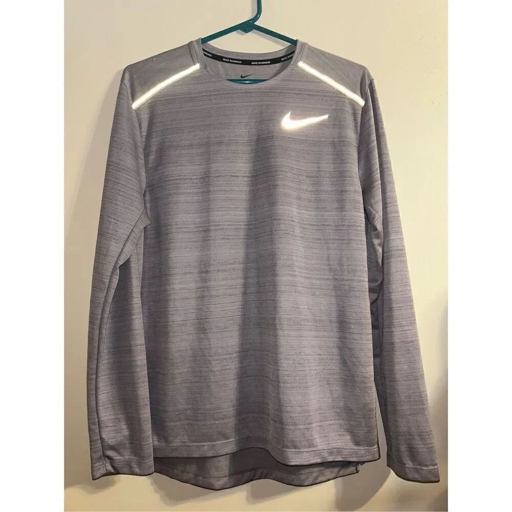 Nike dri fit long sleeve top size small